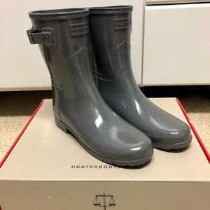 HUNTER Women’s Gloss Rain Boots / US 8